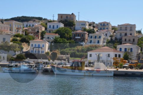 Ομόφωνα αρνητικό το δημοτικό συμβούλιο Δυτικής Λέσβου στο γιγαντιαίο υβριδικό σταθμό φωτοβολταϊκών