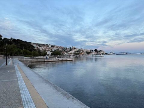 Αναθηματικές στήλες του Αρχαιολογικού Μουσείου Χίου έγιναν βιβλίο από τον Γ. Ανωμερίτη