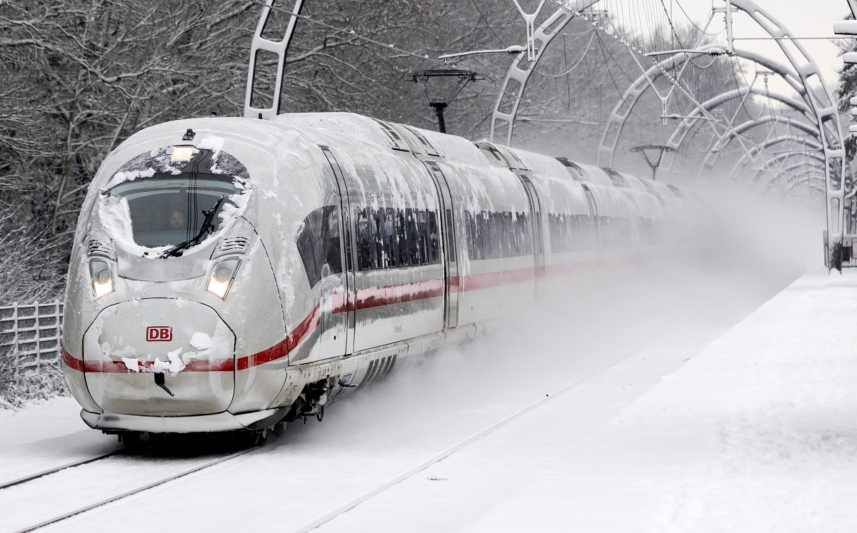 NETHERLANDS-TRANSPORT-TRAIN-WEATHER