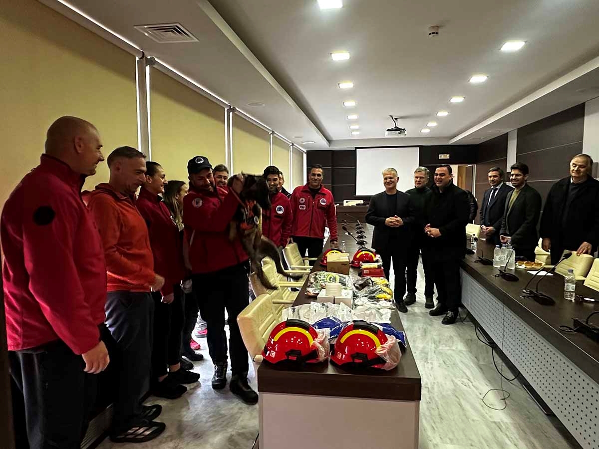 Eξοπλισμό δασοπυρόσβεσης παρέδωσε η Περιφέρεια Πελοποννήσου στην Ομάδα Διάσωσης της Λακωνίας