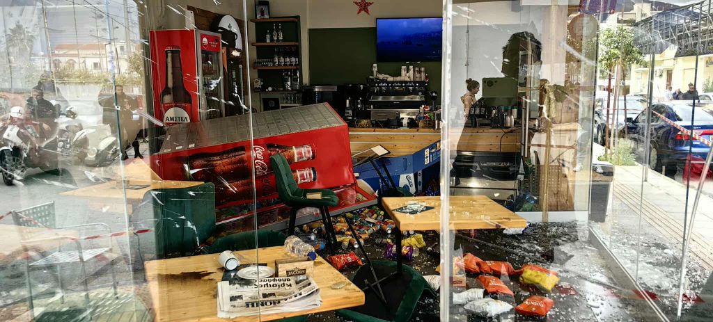 Πάτρα: Επίθεση ατόμων σε κατάστημα ο ιδιοκτήτης του οποίου φέρεται να σχετίζεται με την φονική συμπλοκή