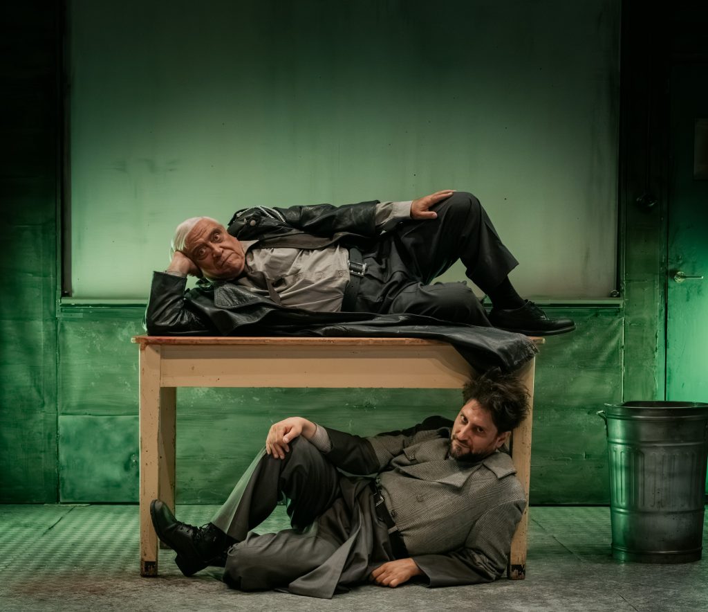 Θεσσαλονίκη: «Ο Πουπουλένιος» του Μάρτιν ΜακΝτόνα έρχεται στο θέατρο Artbox Fargani