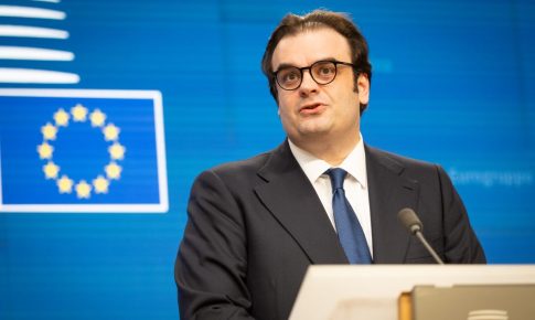 Σκληρό πόκερ για τη Γροιλανδία: Αποφασισμένοι να απαντήσουν στους εκβιασμούς Τραμπ οι Ευρωπαίοι – To ΕΡΤnews στο Νουούκ