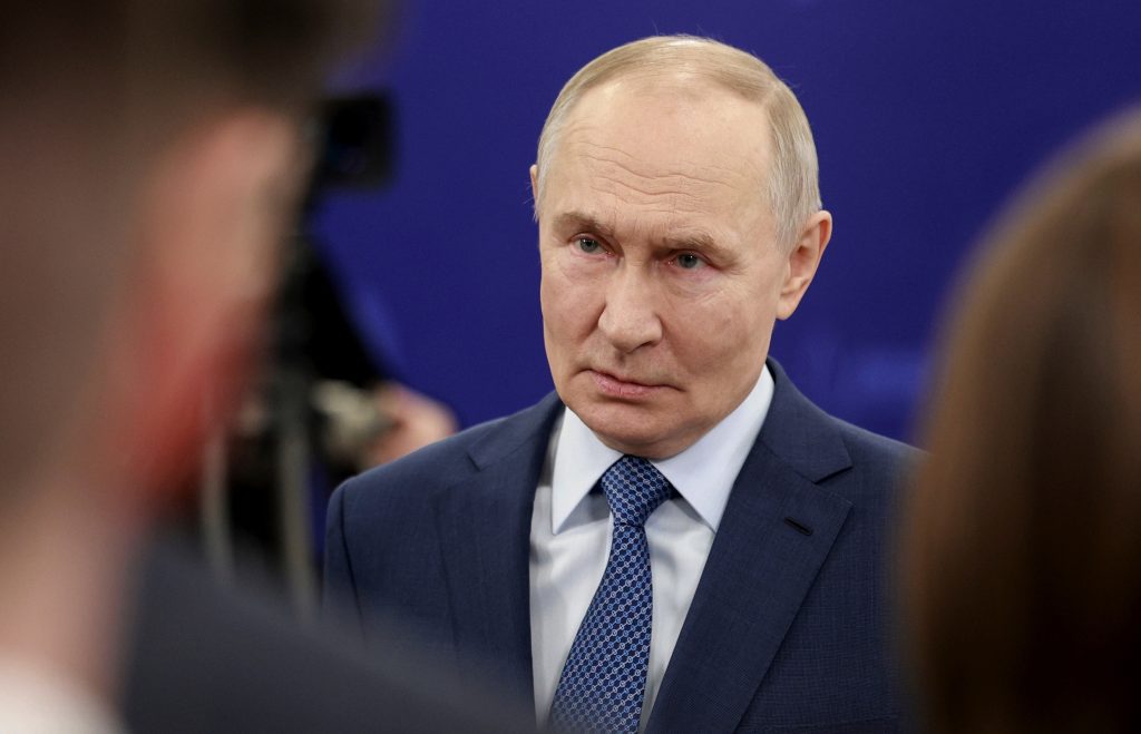 Το Κρεμλίνο επιμένει στην απαίτησή του να παραχωρήσει η Ουκρανία στη Ρωσία ολόκληρο το Ντονμπάς