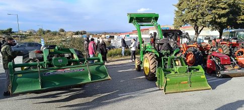 Λέσβος: Ανοιχτός ξανά ο κεντρικός οδικός άξονας μετά τις αγροτικές κινητοποιήσεις