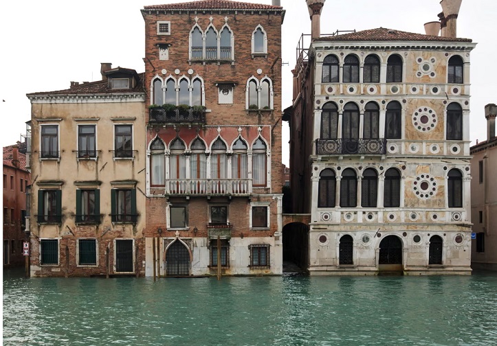 Το «καταραμένο» παλάτι της Βενετίας: Οι επτά θάνατοι που εμποδίζουν την πώλησή του