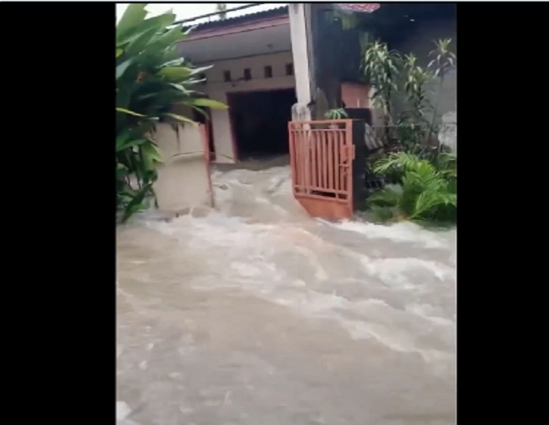 Ινδονησία: Πλημμύρες και κατολισθήσεις σαρώνουν την Δυτική Ιάβα