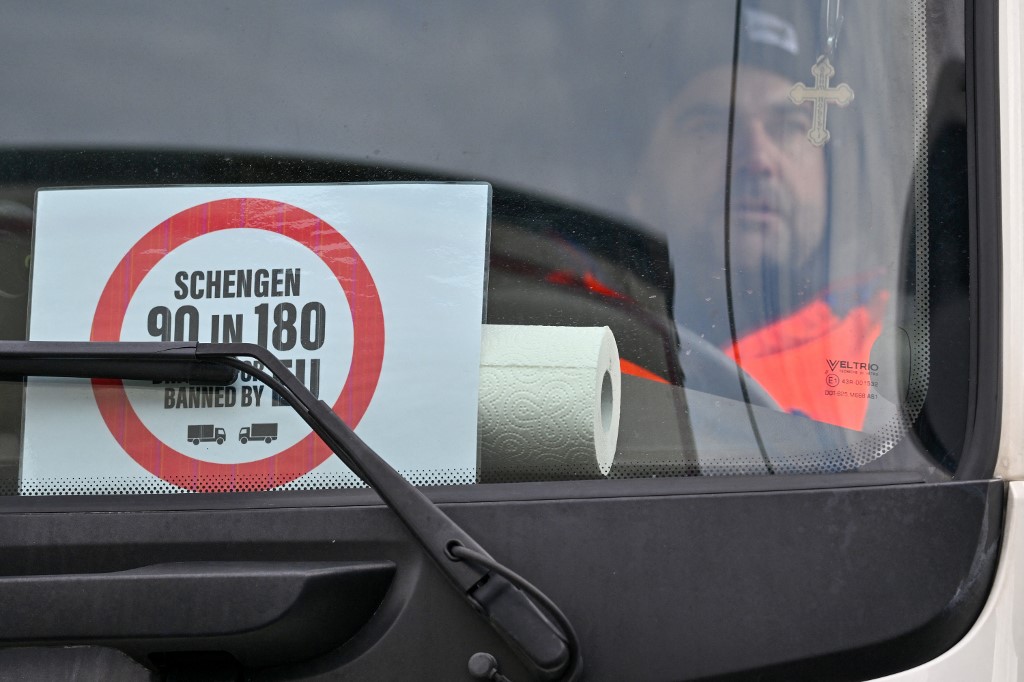 Αποκλεισμός συνόρων για τα φορτηγά από τους μεταφορείς της Βόρειας Μακεδονίας — Διαμαρτύρονται για το νέο σύστημα Εισόδου – Εξόδου στην ΕΕ