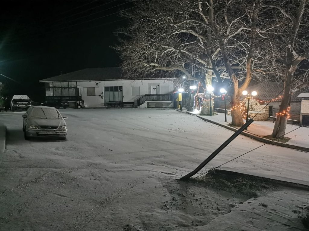 Επέλαση του χιονιά στις Σέρρες – Εκχιονιστικά μηχανήματα από το πρωί στους δρόμους