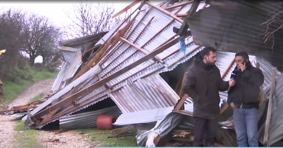 Ανεμοστρόβιλος σάρωσε την Πηνεία Ηλείας: Κατέρρευσε στάβλος – Χάθηκαν δεκάδες ζώα