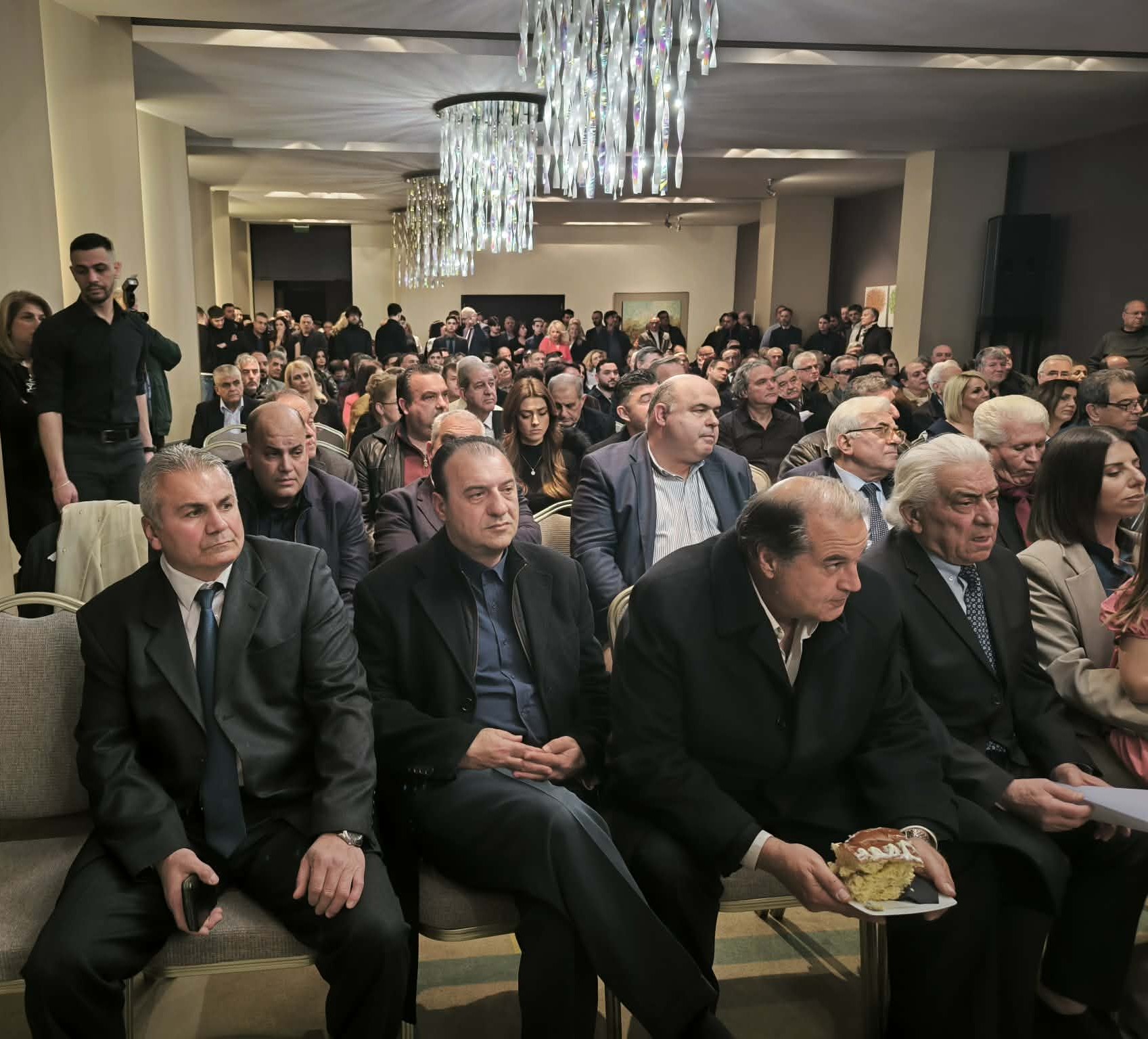 sosm2 Δ.Ε.Ε.Π. Σερρών: Μήνυμα συσπείρωσης και ενότητας – Πλήθος κόσμου στην κοπή πίτας