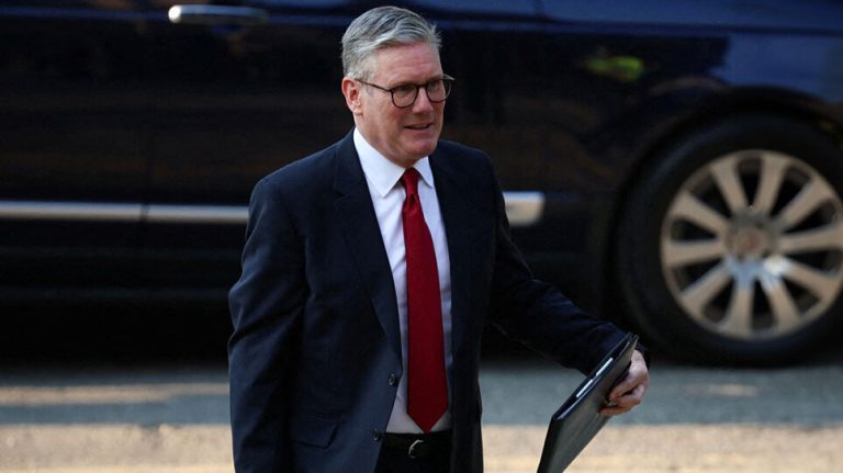 Στάρμερ – Μακρόν στο Παρίσι: η «Συμμαχία των Προθύμων» και το λεπτό ισοζύγιο Λονδίνου ανάμεσα σε Ευρώπη και ΗΠΑ