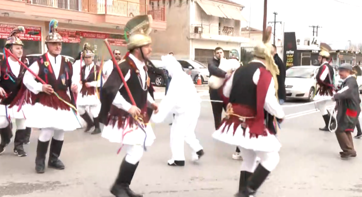 Οι «Μωμόγεροι» ζωντανεύουν σε Κομοτηνή, Αλεξάνδρεια και στο μακρινό Ντίσελντορφ