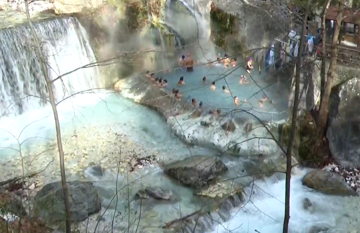 Πόζαρ: Διακοπές στα λουτρά στην «καρδιά» του χειμώνα