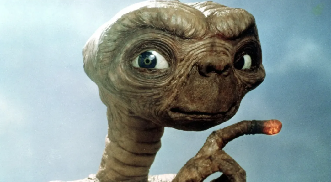 Οι προηγμένοι εξωγήινοι επικοινωνούν σαν τις πυγολαμπίδες; Τι υποστηρίζει νέα ανατρεπτική έρευνα