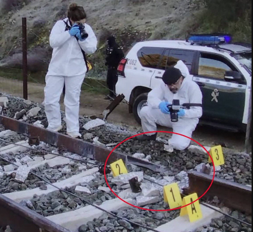 «Κενό στις ράγες»: Η εκδοχή του ελαττωματικού συνδέσμου ενισχύεται ενώ η Ισπανία θρηνεί 40 νεκρούς