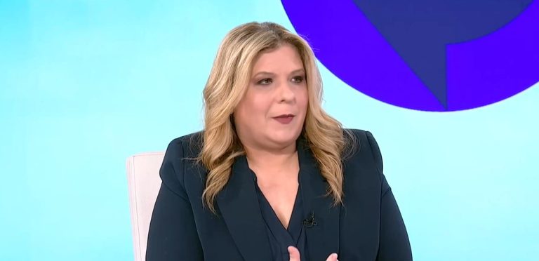 Συρεγγέλα: Το όφελος των μέτρων είναι μεγαλύτερο από το αν μειωνόταν ο ΕΦΚ