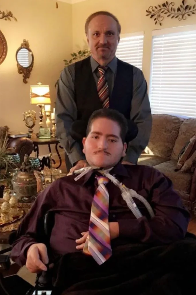 Ένας Τεξανός που κρατείται από την ICE ήταν ο μοναδικός άνθρωπος που είχε στον κόσμο ο ανάπηρος γιος του – Τώρα θα ταφεί χωρίς αυτόν