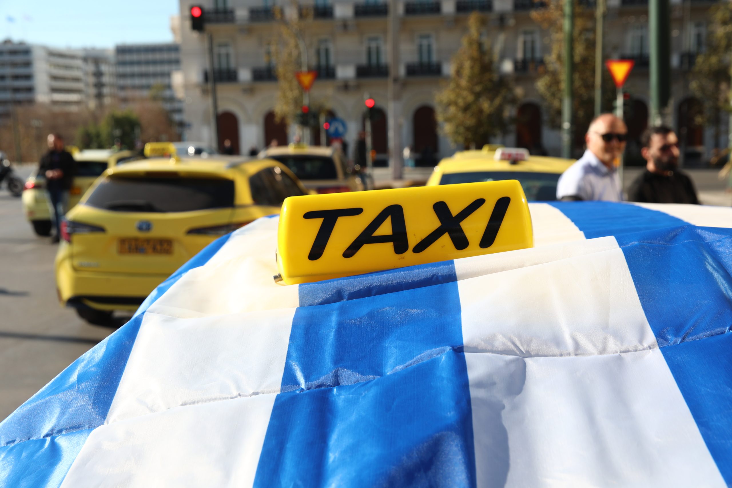 Νέα 48ωρη απεργία των οδηγών ταξί στην Αττική – Ποιες ημέρες σηκώνουν χειρόφρενο