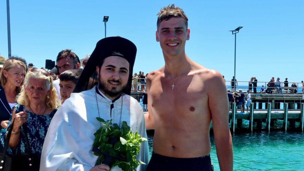 Μελβούρνη: Με κατάνυξη και… ελληνικούς χορούς γιορτάστηκαν τα Θεοφάνια στην Παναγία Καμαριανή