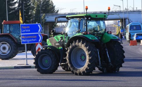 «Ναι στον διάλογο» η απόφαση των αγροτών μετά τη σύσκεψη στον Παλαμά Καρδίτσας