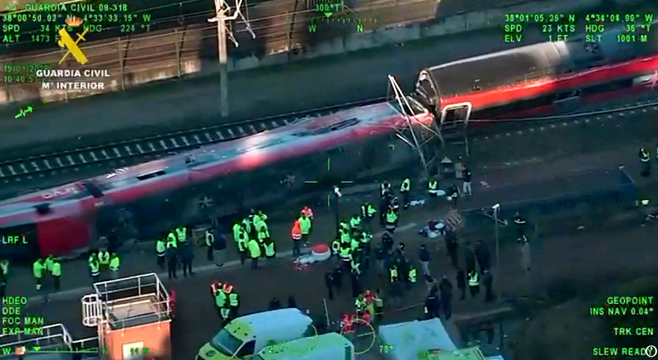 Σιδηροδρομική τραγωδία στην Ισπανία: Σπασμένο σύνδεσμο στις ράγες εντόπισαν οι εμπειρογνώμονες