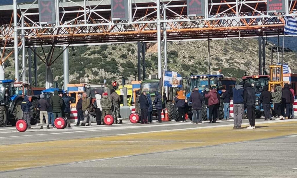 Αρκαδία: 48ωρος αποκλεισμός της Εθνικής από τους αγρότες στα διόδια Νεστάνης – Οι κυκλοφοριακές ρυθμίσεις που ισχύουν