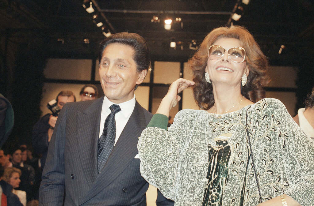 Πέθανε ο διάσημος σχεδιαστής μόδας Βαλεντίνο