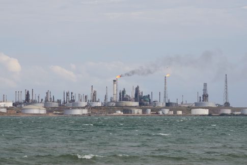 Εργασιακός γόρδιος δεσμός <br> με την τηλεκπαίδευση