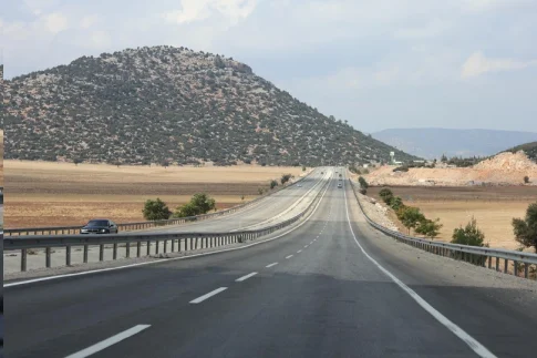 Σε κατάσταση έκτακτης ανάγκης Νέα Υόρκη και Νιου Τζέρσεϊ λόγω σφοδρής χιονοθύελλας – Χάος στα αεροδρόμια