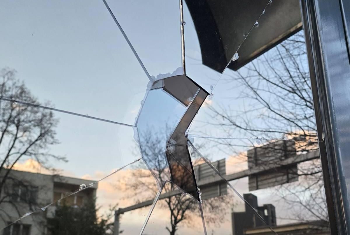 Βανδαλισμός της πρεσβείας της Βουλγαρίας στα Σκόπια – Έντονη αντίδραση της Σόφιας