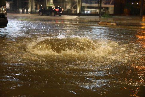 Η Γαλλία θυμάται: Δέκα χρόνια από την τρομοκρατική επίθεση των τζιχαντιστών στο Παρίσι