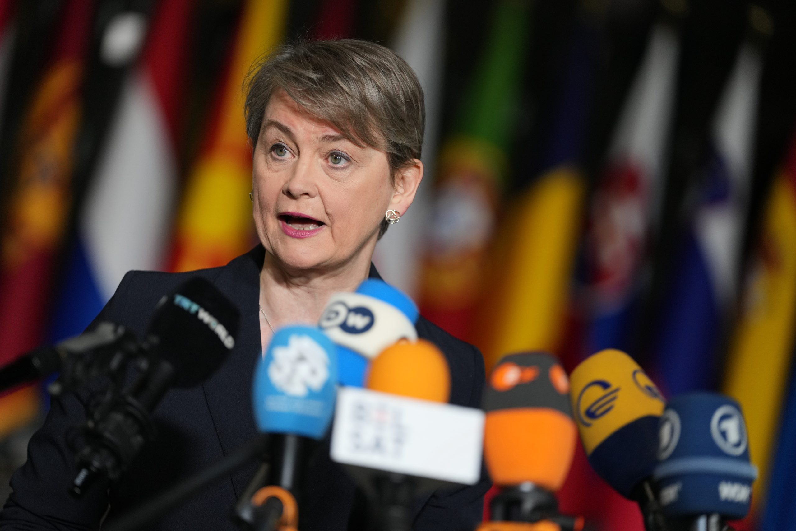 Σκληρότερη στάση του Λονδίνου απέναντι στο Ιράν – Καταδικάζει τη βία και προαναγγέλει νέες κυρώσεις