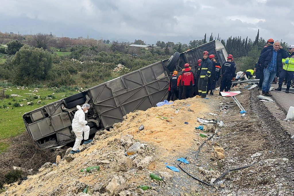 Τουρκία: Οκτώ νεκροί και 26 τραυματίες σε δυστύχημα με λεωφορείο στην Αττάλεια