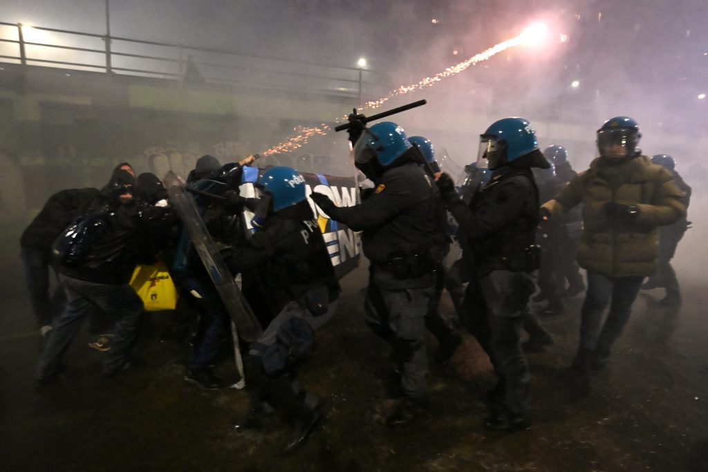 Μιλάνο: Επεισόδια μεταξύ διαδηλωτών και αστυνομίας κοντά στο Ολυμπιακό Χωριό