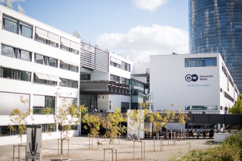 «Γελοία, ηλίθια και πολύ πολωτική»: Ο Τραμπ επιτίθεται ξανά στο Ανώτατο Δικαστήριο και απειλεί με «πολύ πιο υψηλούς δασμούς»