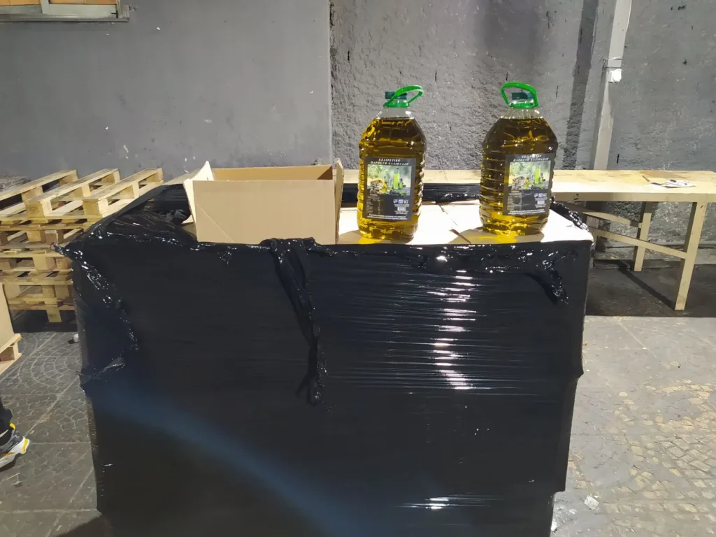 Εξάρθρωση εγκληματικής οργάνωσης στη Βόρεια Ελλάδα – Νόθευαν ηλιέλαιο και το πωλούσαν ως παρθένο ελαιόλαδο