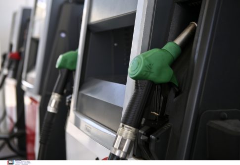 Μένουμε στο σπίτι <br/> και διαβάζουμε ένα καλό βιβλίο