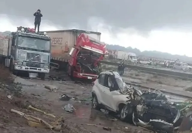 Σε λεωφόρο της Βολιβίας συνετρίβη μεταγωγικό αεροσκάφος – Τουλάχιστον 15 νεκροί