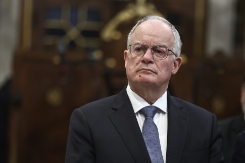 Από τη Νάουσα και την Κοζάνη, μέχρι την Ερμιόνη και τη Σάμο: Τα ζωντανά έθιμα της Αποκριάς στην Ελλάδα