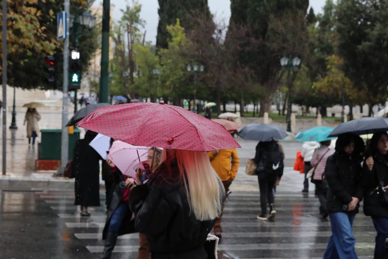 Πρόσκαιρη επιδείνωση του καιρού με βροχές, καταιγίδες και θυελλώδεις ανέμους – Μπόρες και στην Αττική