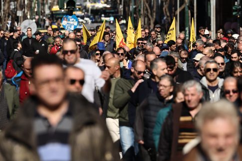 Τα υπερεπεξεργασμένα τρόφιμα έχουν περισσότερα κοινά με τα τσιγάρα, λένε οι επιστήμονες