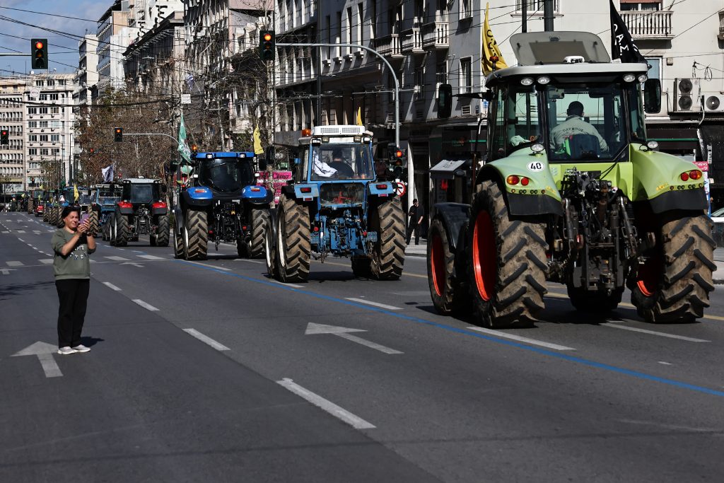 Αποχώρησαν από την Αθήνα οι αγρότες με την προειδοποίηση ότι ο αγώνας συνεχίζεται