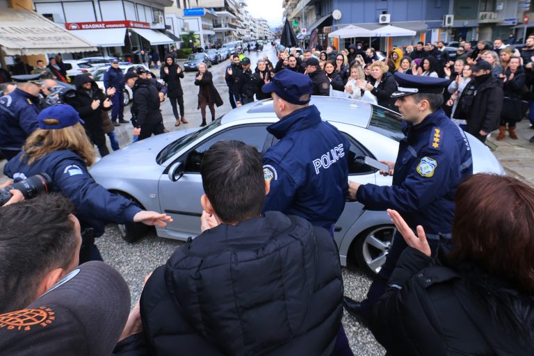 Απολογείται αύριο Τετάρτη ο ιδιοκτήτης του «Βιολάντα» – Σφραγίστηκε δεύτερο εργοστάσιο στη Φαρκαδόνα, ελέγχεται και τρίτο στο Μακρυχώρι Λάρισας