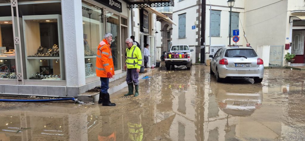 Στη δίνη θεομηνίας η Λήμνος: Πλημμύρισε όλο το νησί, πτώση γέφυρας και διακοπή ύδρευσης – Τι είπε στο ΕΡΤnews η δήμαρχος του νησιού
