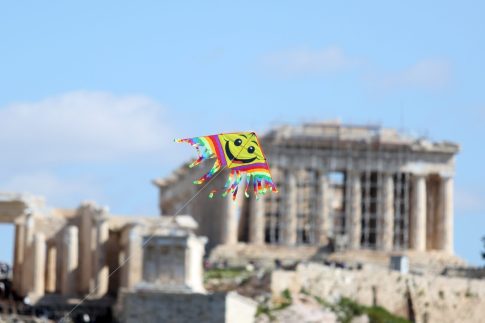 «Γελοία, ηλίθια και πολύ πολωτική»: Ο Τραμπ επιτίθεται ξανά στο Ανώτατο Δικαστήριο και απειλεί με «πολύ πιο υψηλούς δασμούς»