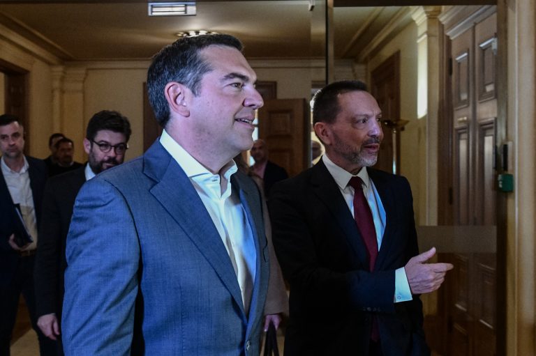 Μετωπική Στουρνάρα – Τσίπρα για την Τράπεζα Αττικής