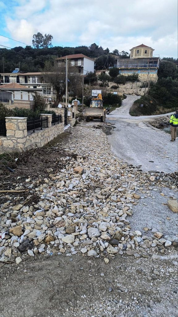 Αυτοψίες στη Ζάκυνθο μετά τις κατολισθήσεις- Φερτά υλικά και τόνοι χωμάτων μέσα σε σπίτια