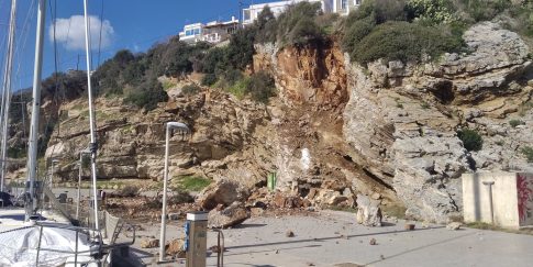 Τραγωδία στη Χίο: Ο προφυλακισμένος 31χρονος αρνείται ότι είναι ο διακινητής – Στο Παίδων «Η Αγία Σοφία» τα έξι τραυματισμένα παιδιά