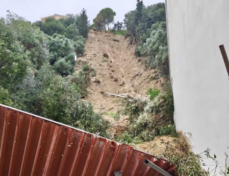 Δρόμοι ποτάμια, πλημμυρισμένα σπίτια και μεγάλες καταστροφές: Στο έλεος της κακοκαιρίας Ηλεία, Αχαΐα, Ήπειρος, Κρήτη και Χίος